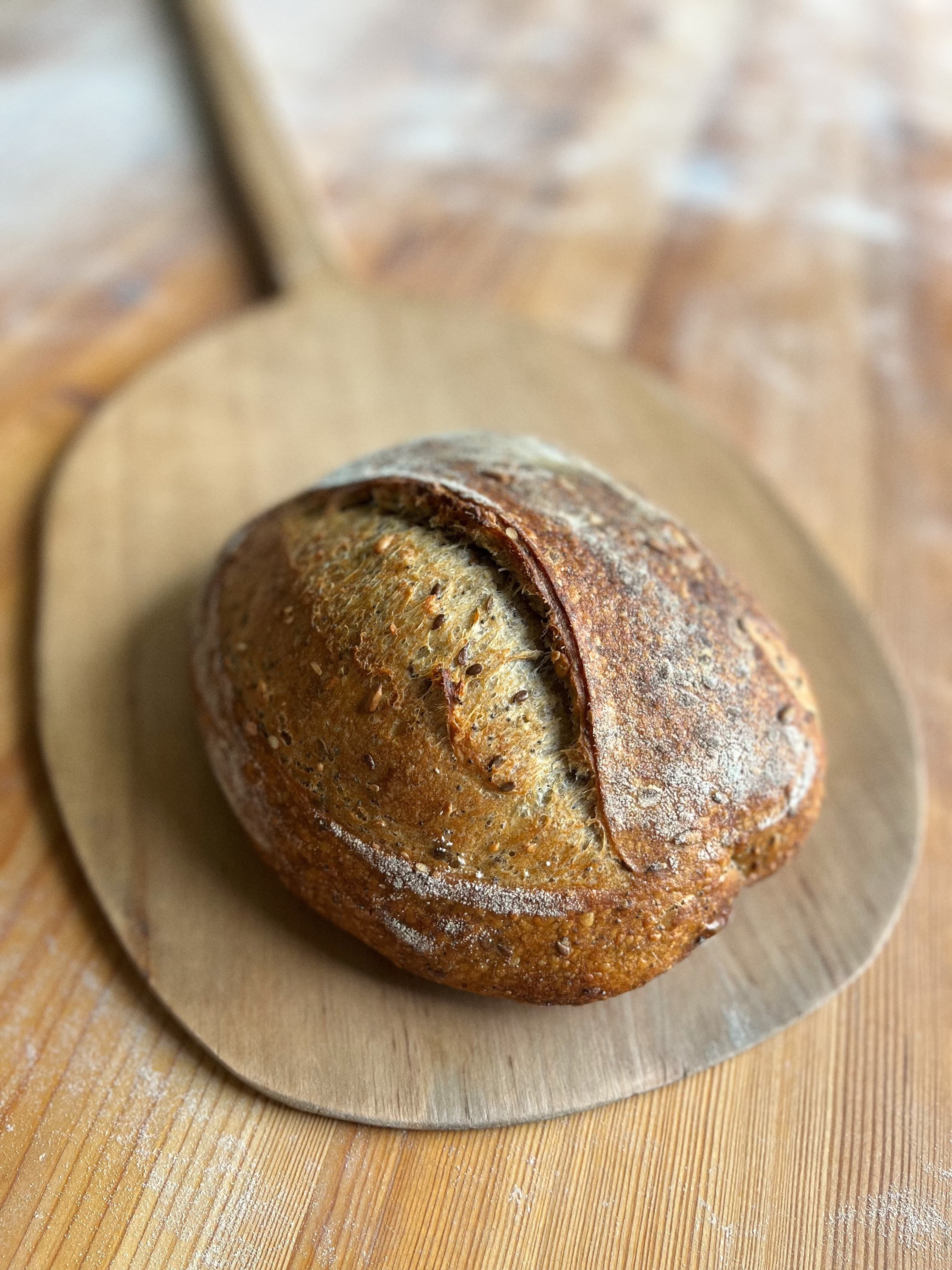 Gazdapék négymagvas kovászos vekni 750g